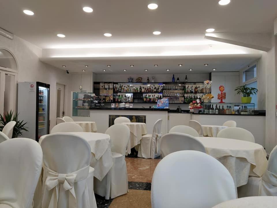 Hotel Fortuna San Bartolomeo Al Mare Exterior foto